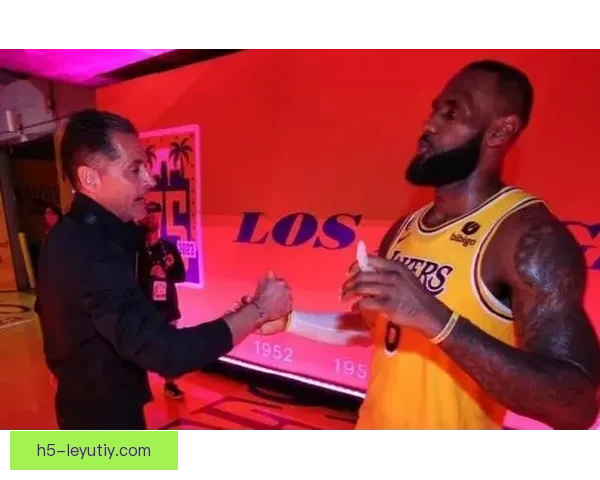 詹姆斯来湖人重振雄风成第二长效力