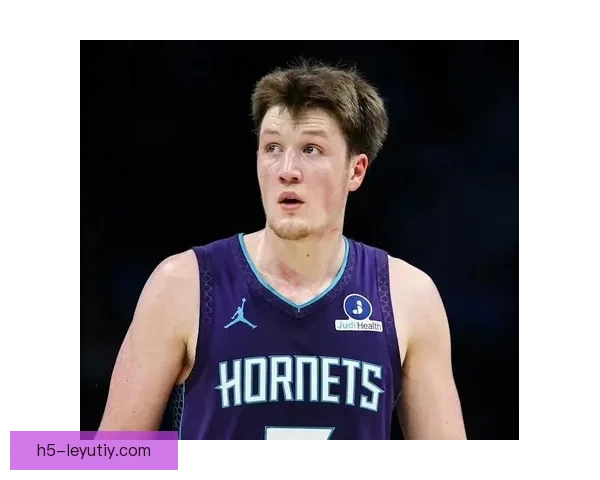 黄蜂客场胜火箭首次创队史八连胜